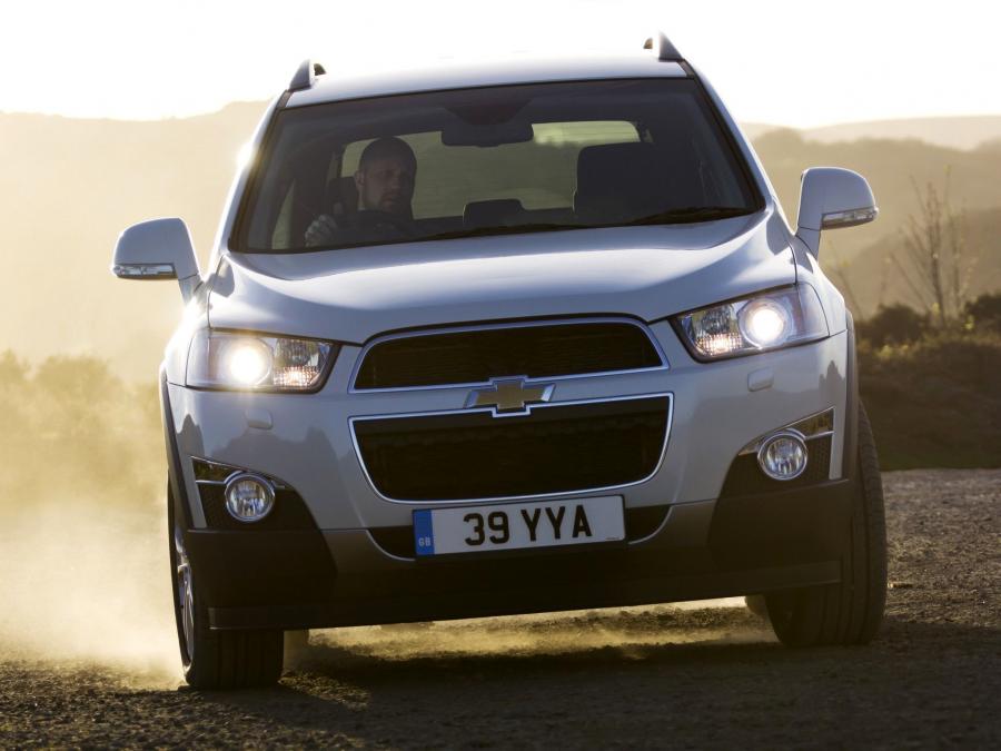  Chevrolet Captiva 2011 года  (UK) (фото 7 из 16)
